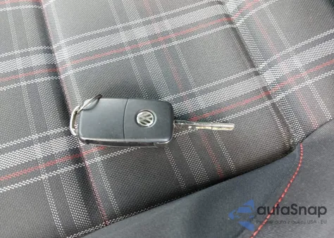 2012 Volkswagen Gti 4-Door из США, поврежденный, VIN WVWHD7AJ5CW126010